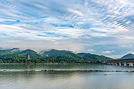 binh luan lo de hom nay