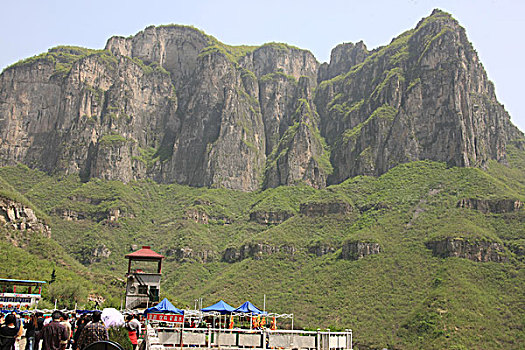 cau lo hai nhay